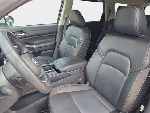 Used 2025 Nissan Pathfinder SL FWD image 15