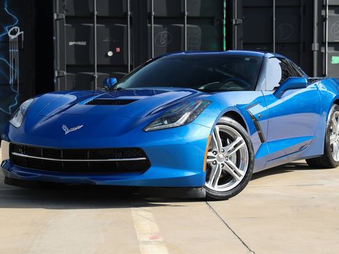 Used 2016 Chevrolet Corvette Stingray Coupe w/ 2LT Preferred Equipment Group RWD image 1