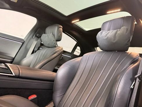 Used 2022 Mercedes-Benz S 500 4MATIC image 5