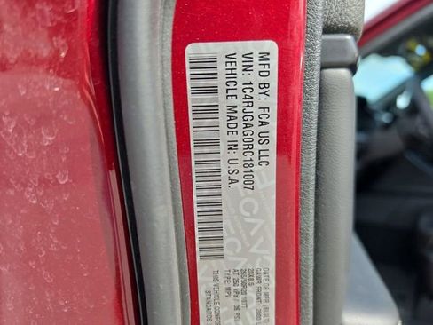 Used 2024 Jeep Grand Cherokee Altitude image 34