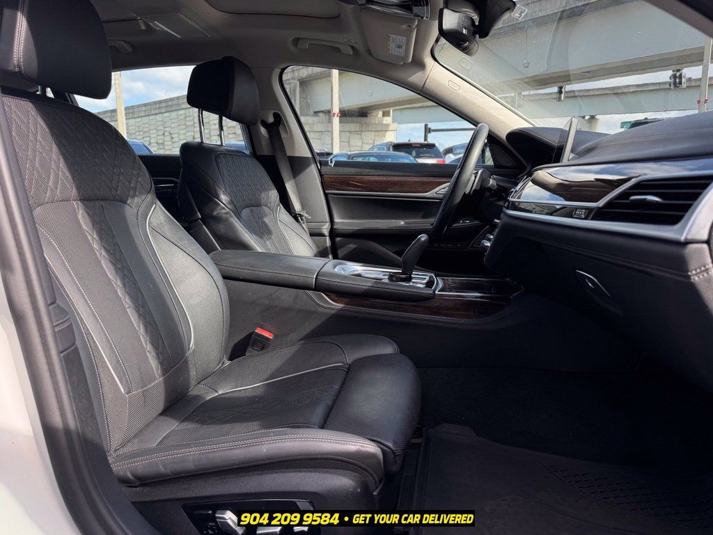 Used 2020 BMW 750i xDrive w/ Executive Package AWD/4WD image 28