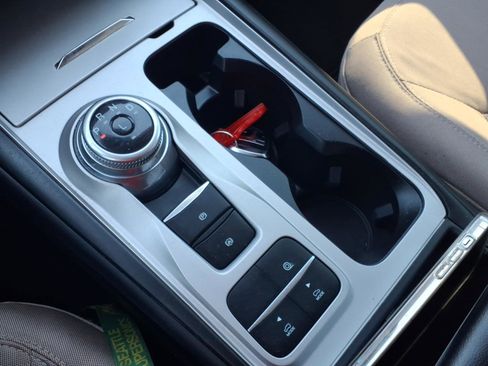 Used 2022 Ford Explorer XLT image 20