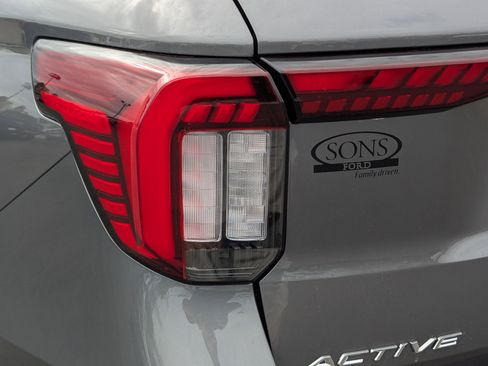 New 2026 Ford Explorer Active w/ Active Comfort Package image 12