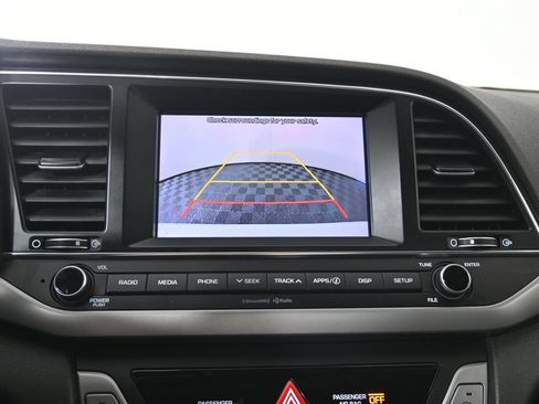 Used 2018 Hyundai Elantra SEL FWD image 28