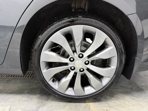 Used 2017 Chevrolet Malibu Premier w/ Premier Sun and Wheel Package FWD image 27