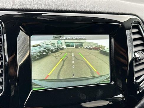 Used 2021 Jeep Compass Latitude image 18