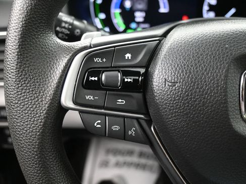 Used 2018 Honda Accord EX image 17