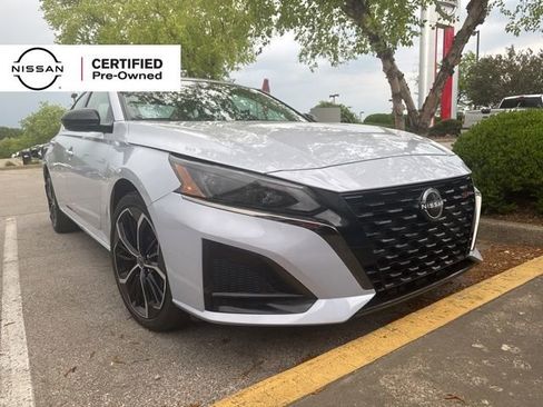 Used 2024 Nissan Altima 2.5 SR w/ SR Premium Package AWD/4WD image 1