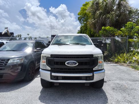 Used 2020 Ford F250 XL w/ Power Equipment Group AWD/4WD image 2