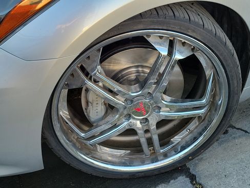 Used 2011 INFINITI M37 w/ Sport Pkg RWD image 2