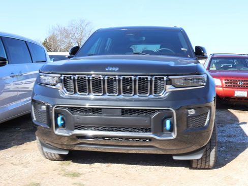 Used 2023 Jeep Grand Cherokee Overland image 4