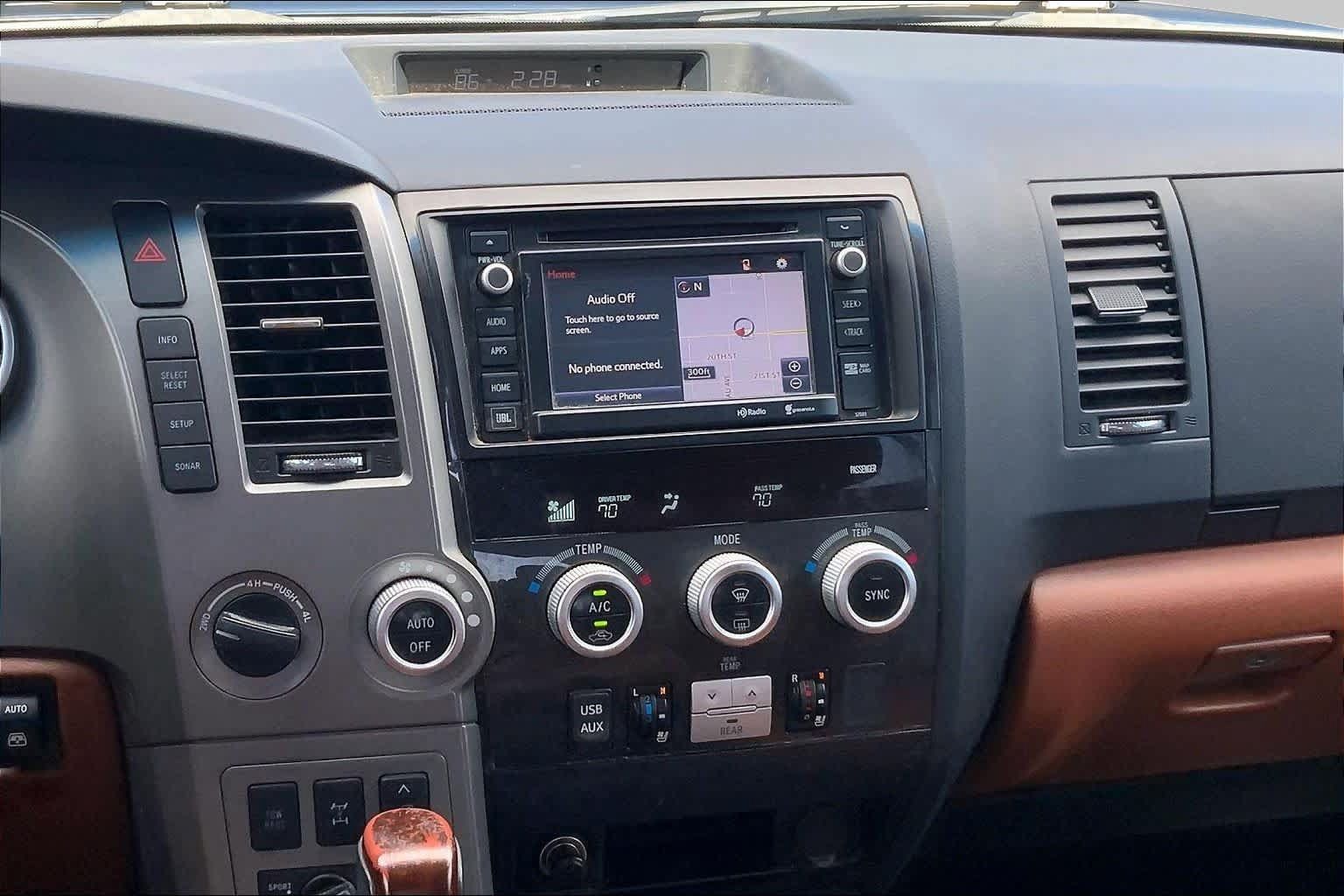 Used 2014 Toyota Sequoia Platinum AWD/4WD image 7