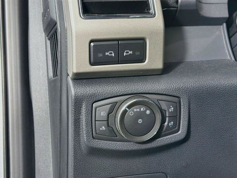 Used 2022 Ford F350 Lariat w/ Lariat Value Package AWD/4WD image 17