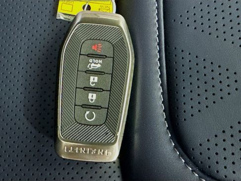 New 2026 INFINITI QX80 SPORT w/ Sport Exterior Package image 40