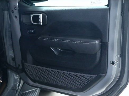 Used 2022 Jeep Wrangler Unlimited Sahara w/ Cold Weather Group image 32