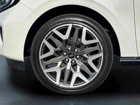 New 2025 Ford Expedition Platinum w/ Platinum Ultimate Package image 32