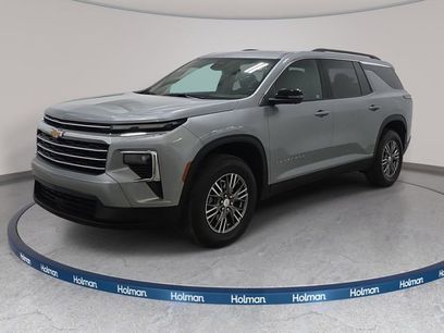 Used 2025 Chevrolet Traverse LT w/ Driver Confidence Package