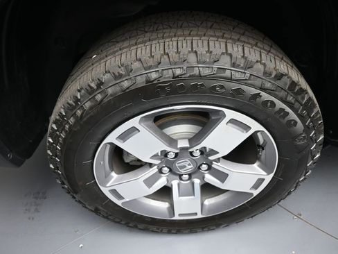 Used 2025 Honda Ridgeline RTL image 12