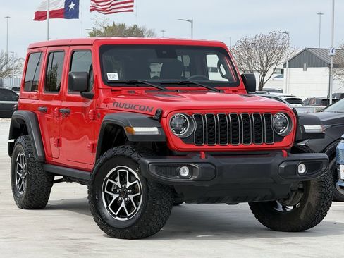 Used 2025 Jeep Wrangler Rubicon image 2
