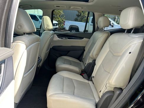 Used 2020 Cadillac XT6 Premium Luxury FWD image 12