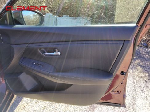 Used 2023 Nissan Sentra SV image 29