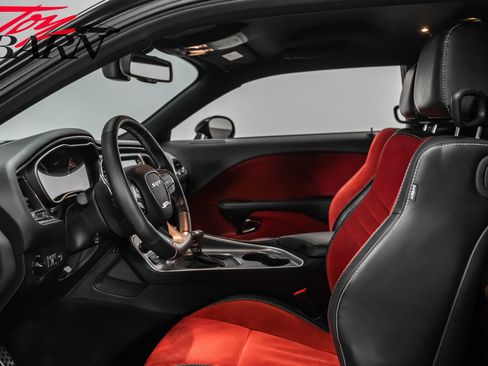 Used 2016 Dodge Challenger SRT Hellcat image 24