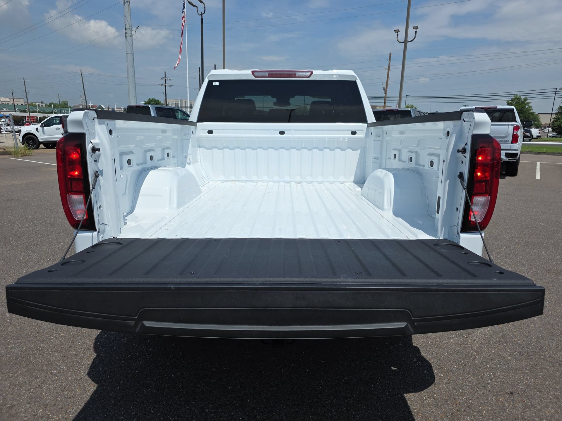 Used 2025 GMC Sierra 1500 Pro w/ Pro Value Package AWD/4WD image 13