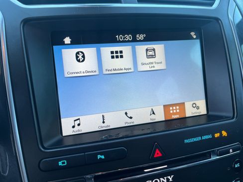 Used 2018 Ford Explorer Limited w/ Ford Safe & Smart Package image 27