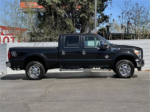 Used 2014 Ford F250 XLT w/ XLT Premium Package image 9