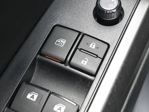 Used 2022 Toyota Tacoma TRD Off-Road w/ TRD Premium Off Road Package AWD/4WD image 13