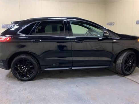 Used 2020 Ford Edge ST-Line w/ Cold Weather Package image 2