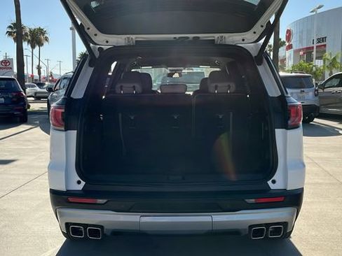 Used 2025 GMC Acadia Elevation w/ Elevation Premium Package FWD image 25