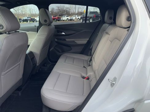 Used 2024 Buick Envista Avenir image 18