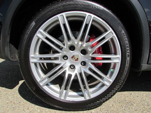 Used 2013 Porsche Cayenne Turbo AWD/4WD image 34
