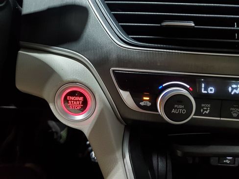 Used 2018 Honda Accord LX image 32