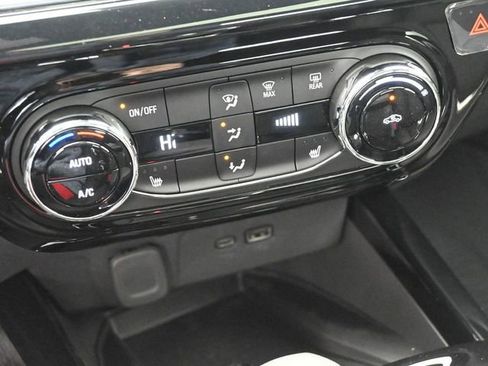 New 2026 Chevrolet Trax RS w/ Sunroof Package image 33