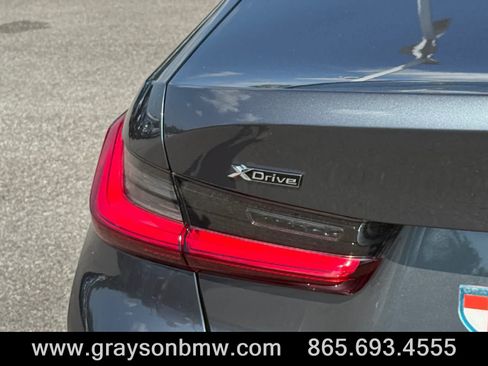 Used 2021 BMW 330i xDrive Sedan w/ Premium Package AWD/4WD image 10