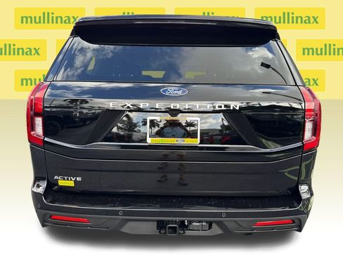 New 2026 Ford Expedition Active RWD image 13