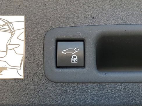 Certified 2023 Toyota Sienna XLE image 11