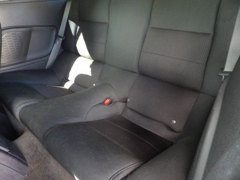 Used 2013 Ford Mustang V6 2dr Convertible image 25