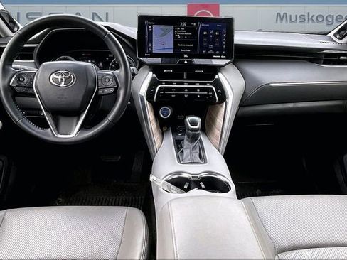 Used 2021 Toyota Venza XLE w/ Softex Package AWD/4WD image 7