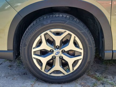 Used 2019 Subaru Forester Premium AWD/4WD image 4