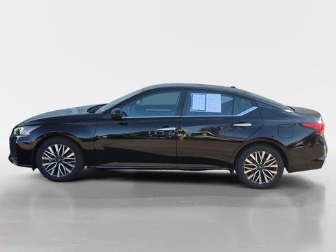 Used 2023 Nissan Altima 2.5 SV image 7