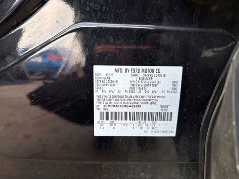 Used 2024 Ford Edge Titanium image 31