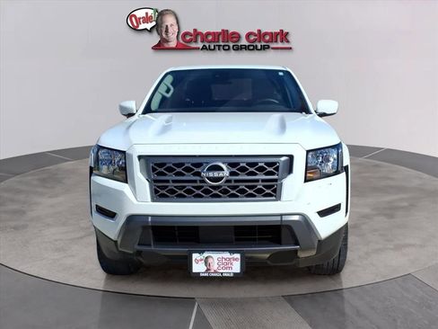 Used 2024 Nissan Frontier SV w/ Technology Package image 8
