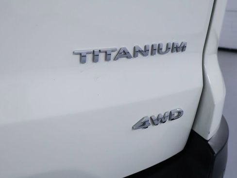 Used 2020 Ford EcoSport Titanium image 11