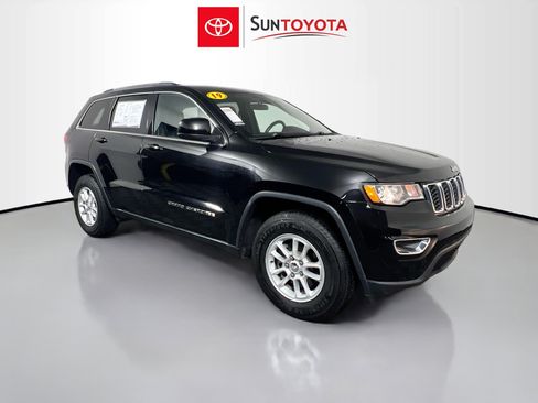 Used 2019 Jeep Grand Cherokee Laredo image 1