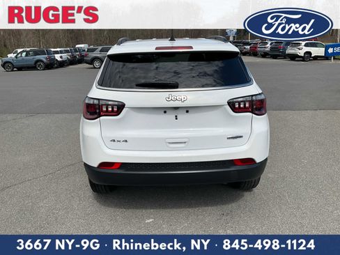 Used 2022 Jeep Compass Latitude w/ Convenience Group image 4