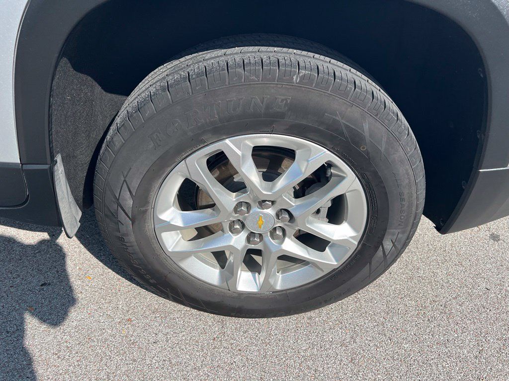 Used 2021 Chevrolet Traverse LT AWD/4WD image 14