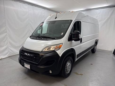 Used 2025 RAM ProMaster 2500 w/ Convenience Group FWD image 12